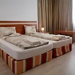 Sea דירה וארנה